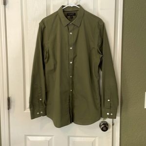 Men’s Banana Republic non iron, slim fit dress shirt size Large